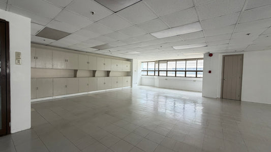 100 sqm Office Space at Dela Rosa St Makati