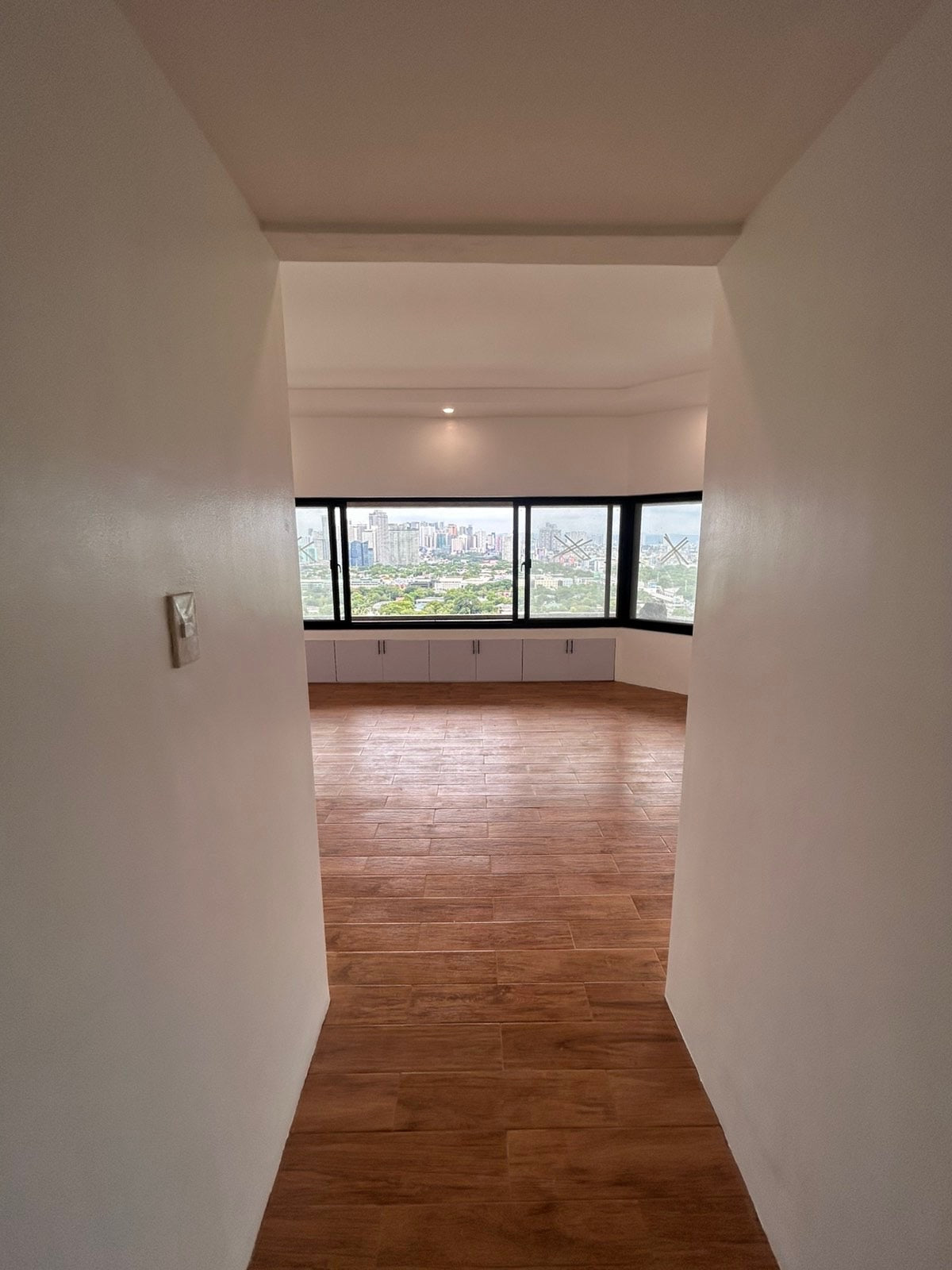 3BR at Apartment Ridge Twin Towers, Makati | 25th Floor