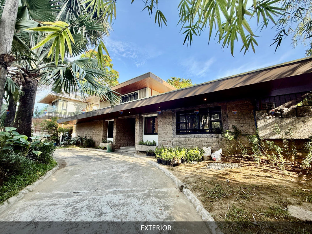 450 sqm 5BR House at Dasmariñas Village, Makati | Mabolo St.