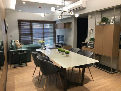 2BR at BGC One Maridien, facing Terra Park