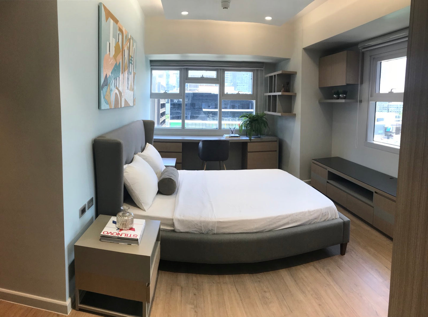 2BR at BGC One Maridien, facing Terra Park