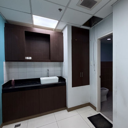 Ground floor commercial space at 32nd St, BGC Taguig City