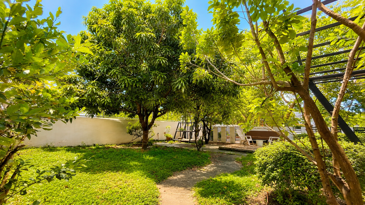 Spacious 4-Bedroom House & Lot in Southbay Gardens