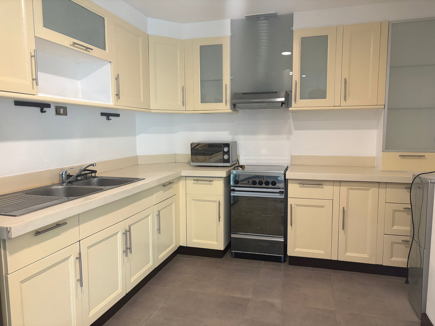 2BR+Den at Bonifacio Ridge, Spanish Bay Tower, BGC | 7th Floor
