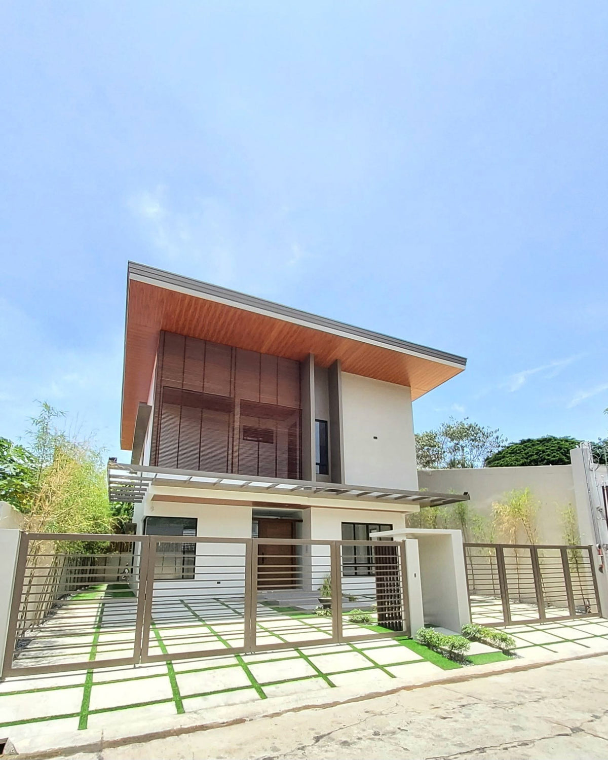 BNEW BF Homes 5BR House With Swimming Pool - AIM-430