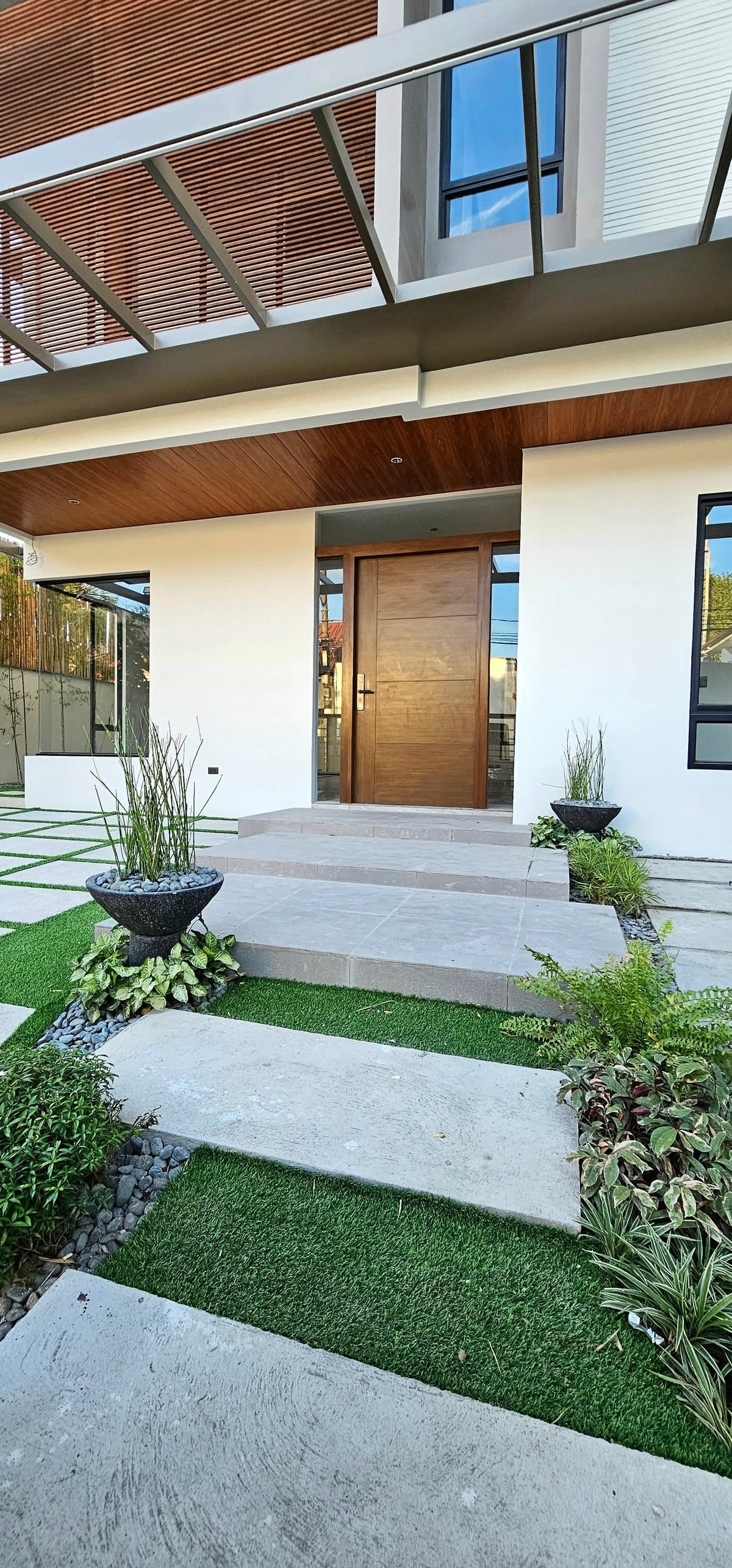 BNEW BF Homes 5BR House With Swimming Pool - AIM-430