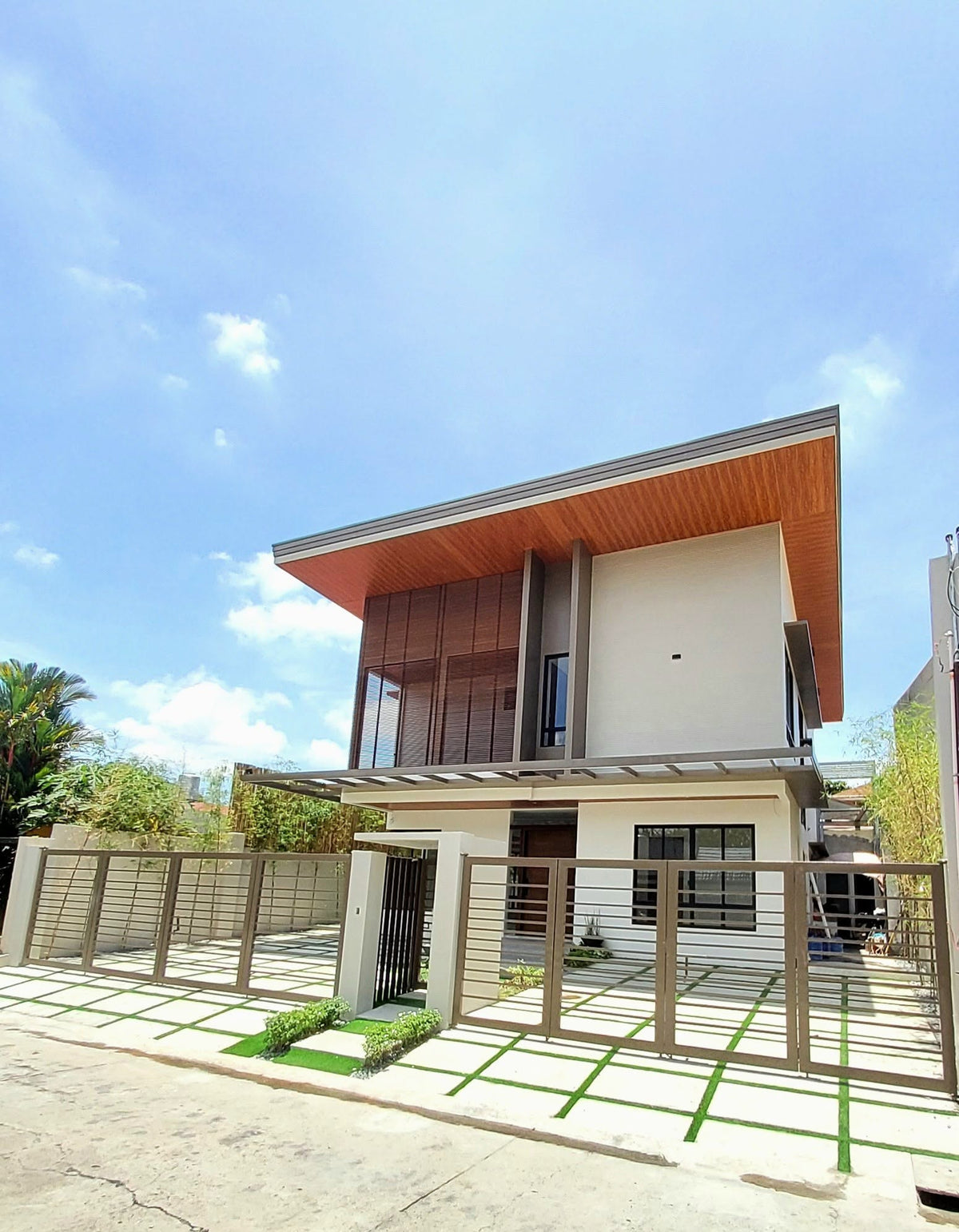 BNEW BF Homes 5BR House With Swimming Pool - AIM-430