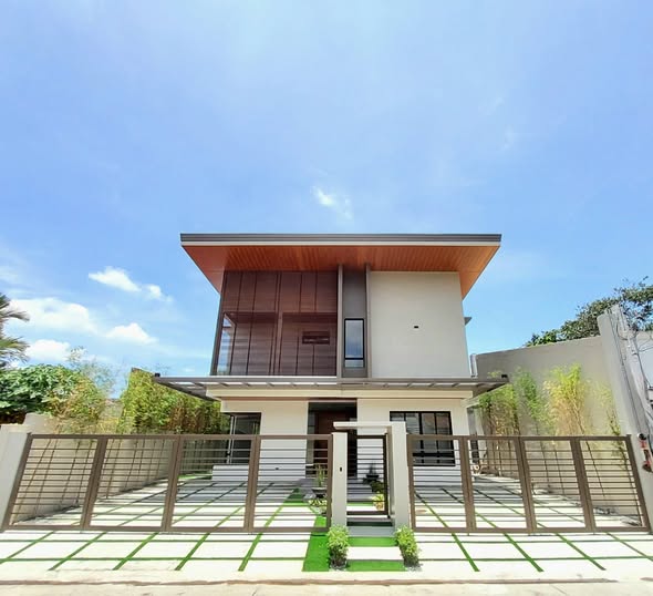 BNEW BF Homes 5BR House With Swimming Pool - AIM-430