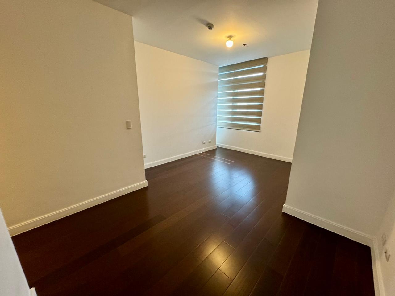 Luxury 3BR at The Suites, BGC One Bonifacio High Street