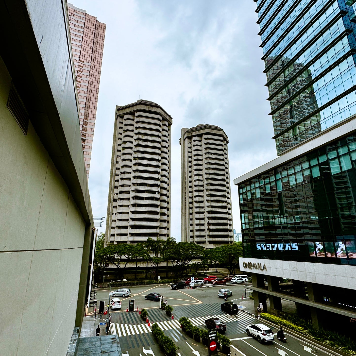 3BR at Apartment Ridge Twin Towers, Makati | 25th Floor