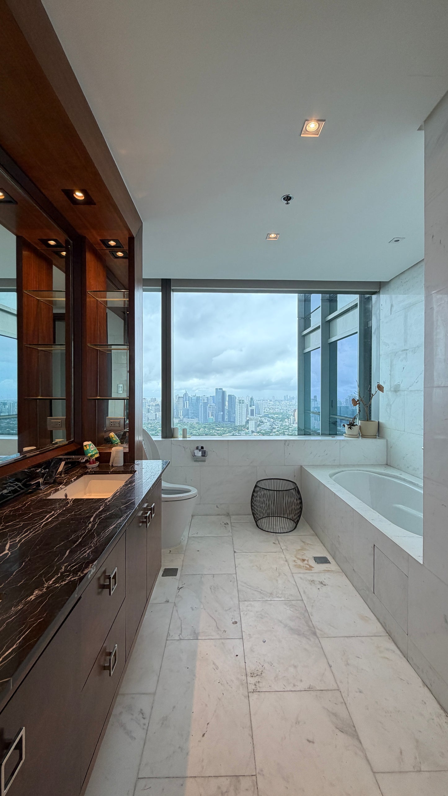 Luxury 3BR at Horizon Homes at BGC Shangri-La Fort