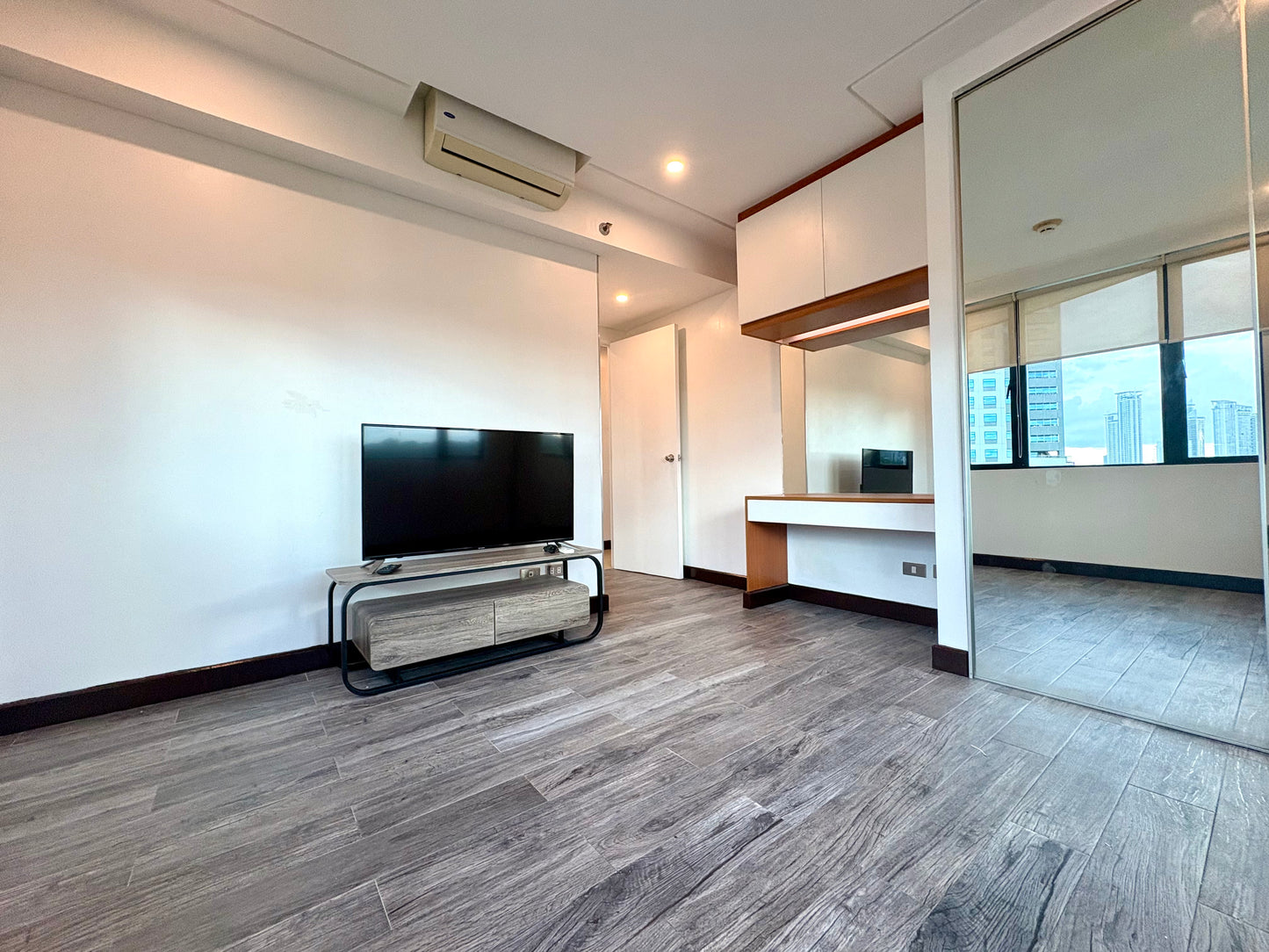 2BR+Den at Bonifacio Ridge, Spanish Bay Tower, BGC | 7th Floor