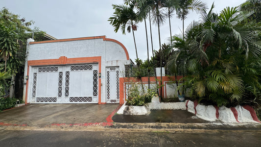 Tear-Down House on 410 sqm Lot at BF Homes QC