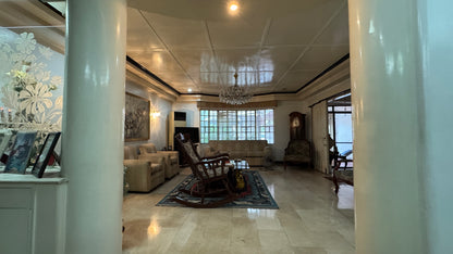 Tear-Down House on 410 sqm Lot at BF Homes QC