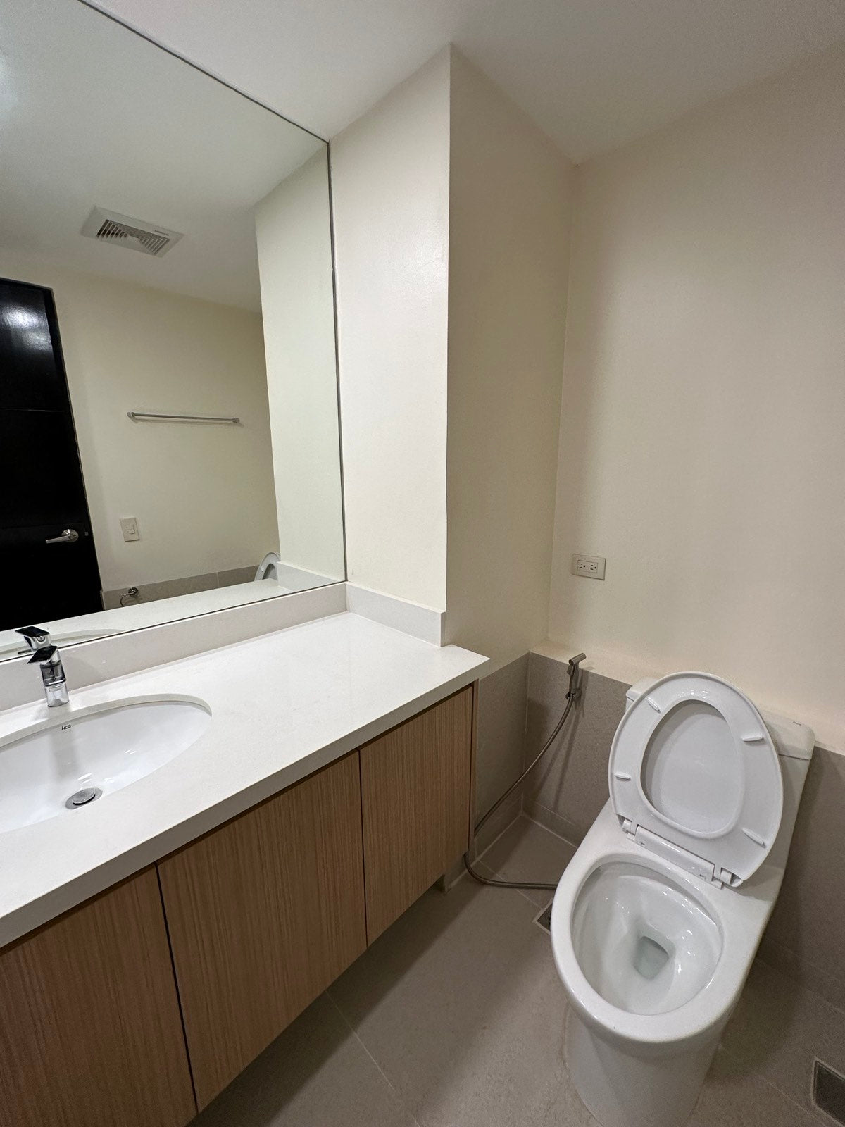 2BR One Serendra Palm, BGC, Taguig City