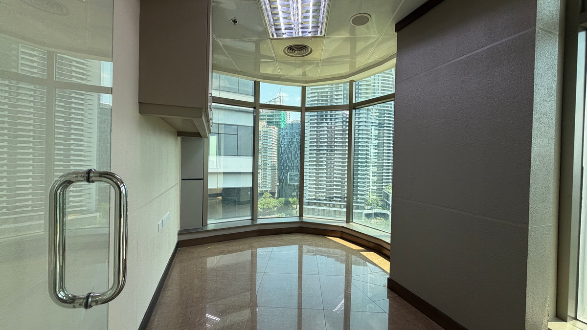 602sqm Fitted Commercial/Office Unit at The Boni Prime BGC