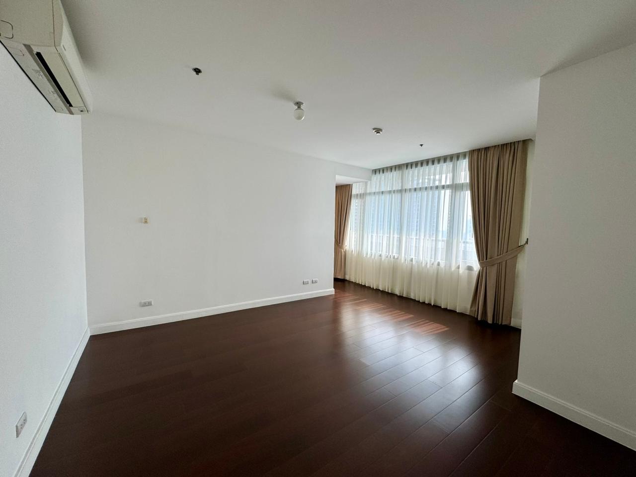 Luxury 3BR at The Suites, BGC One Bonifacio High Street