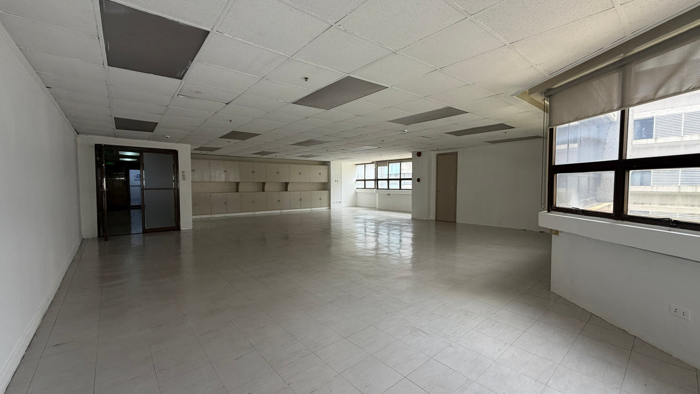 100 sqm Office Space at Dela Rosa St Makati