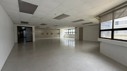 100 sqm Office Space at Dela Rosa St Makati