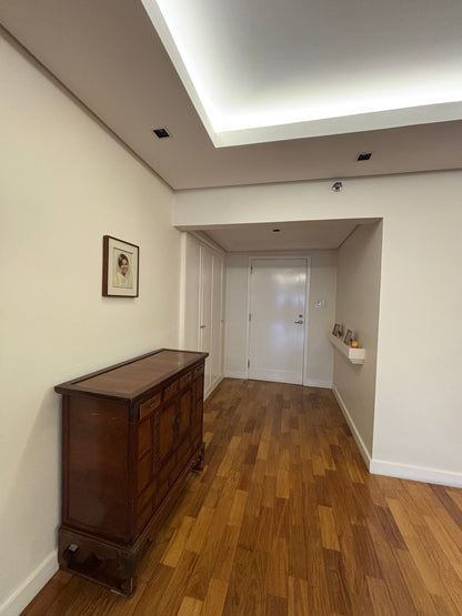 Renovated 3BR at Urdaneta Apartments, Makati