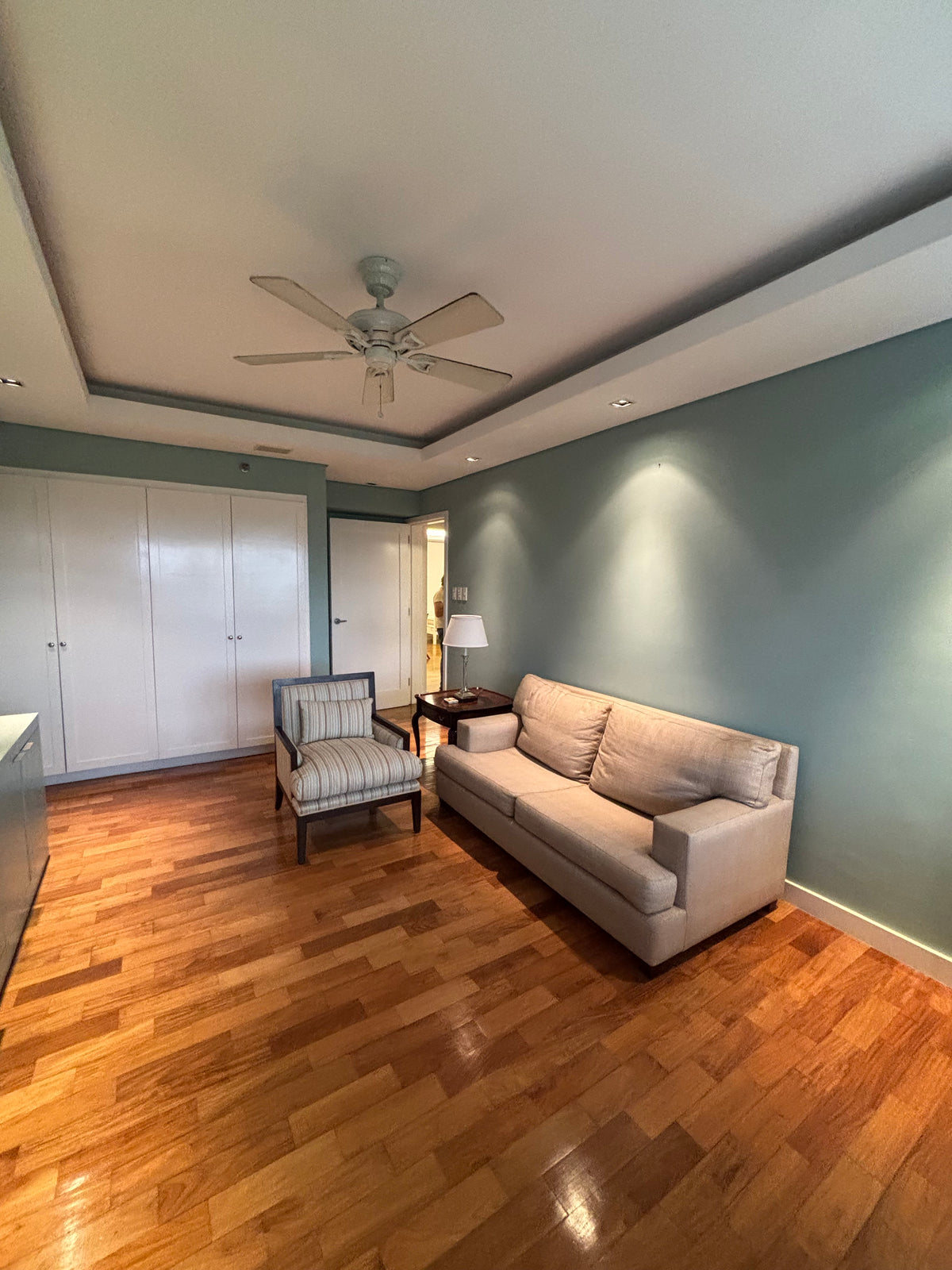 Renovated 3BR at Urdaneta Apartments, Makati