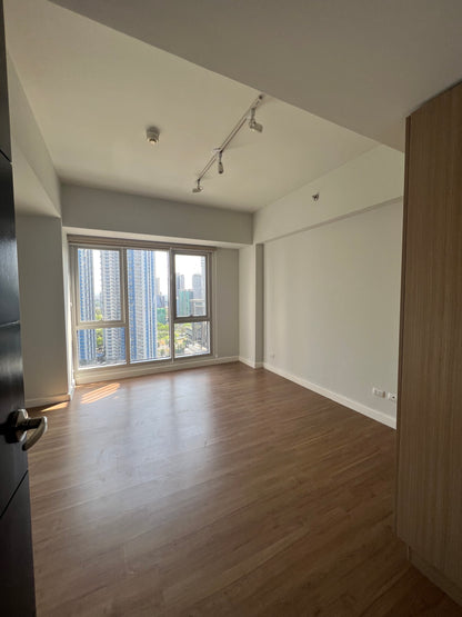 3BR unit at Two Maridien BGC facing Maybank Theater