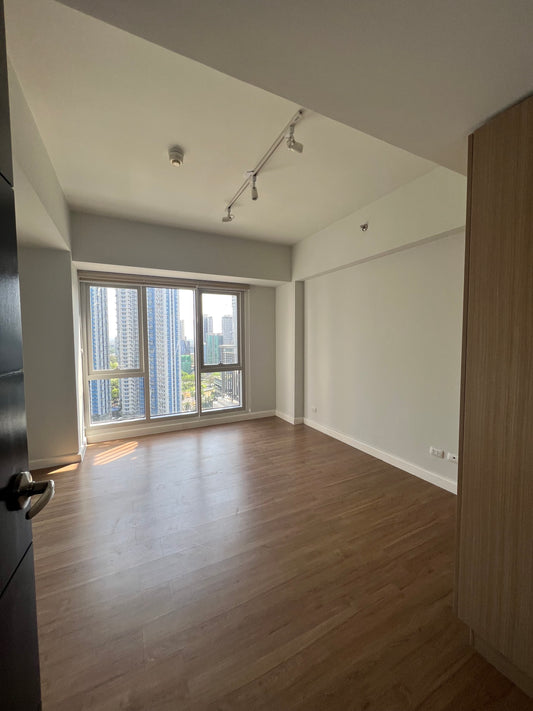 3BR unit at Two Maridien BGC facing Maybank Theater