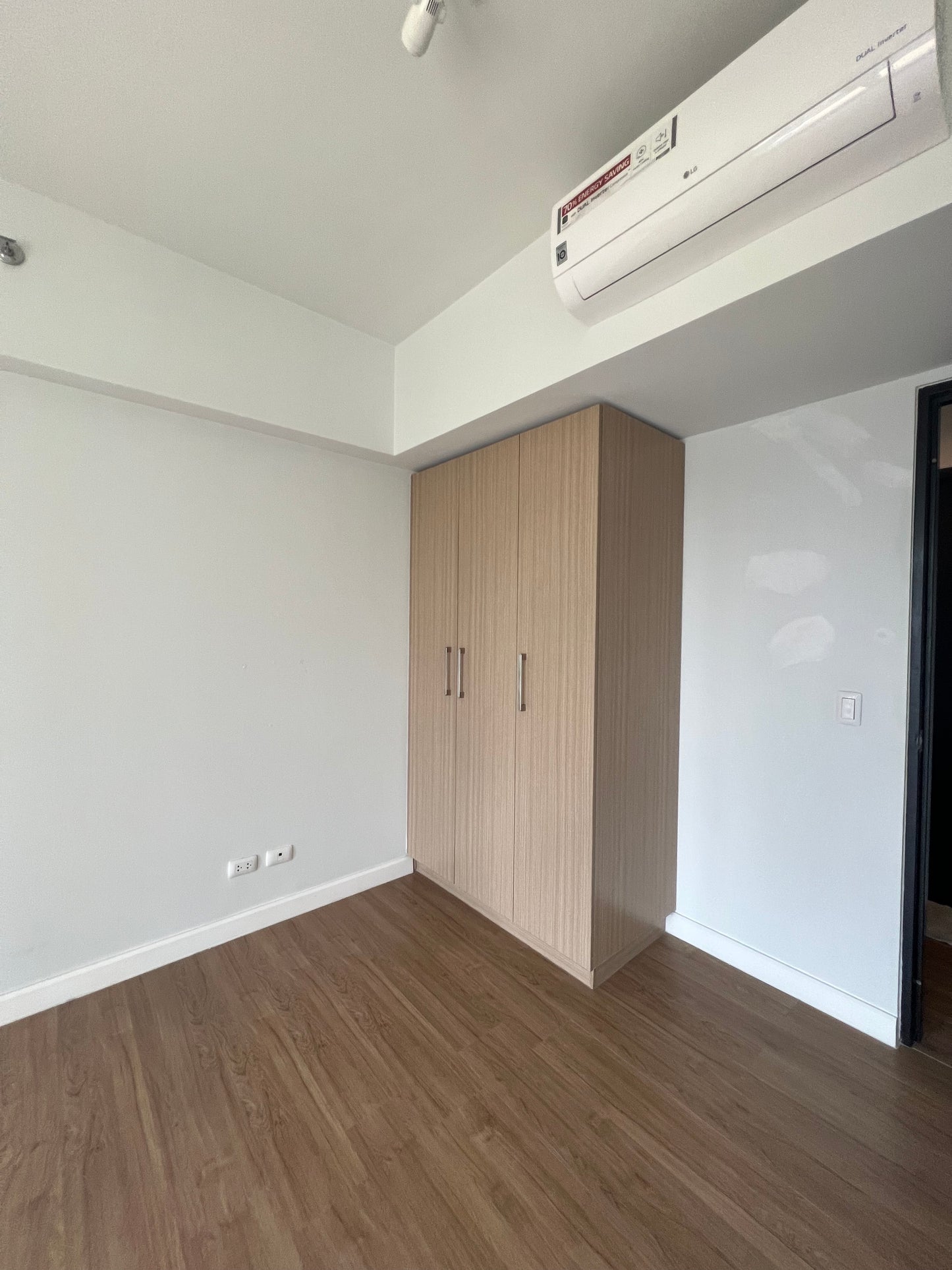 3BR unit at Two Maridien BGC facing Maybank Theater