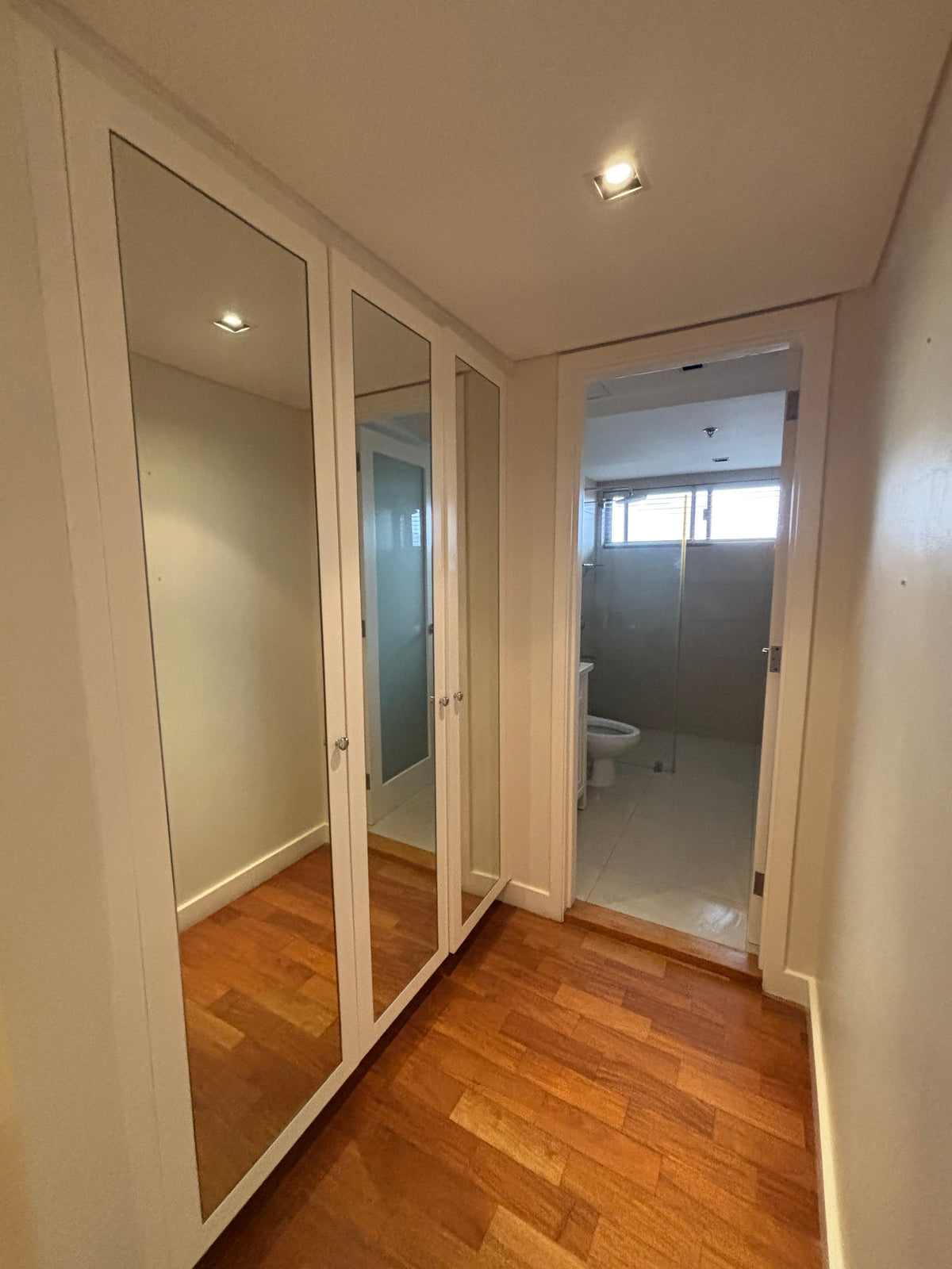 Renovated 3BR at Urdaneta Apartments, Makati