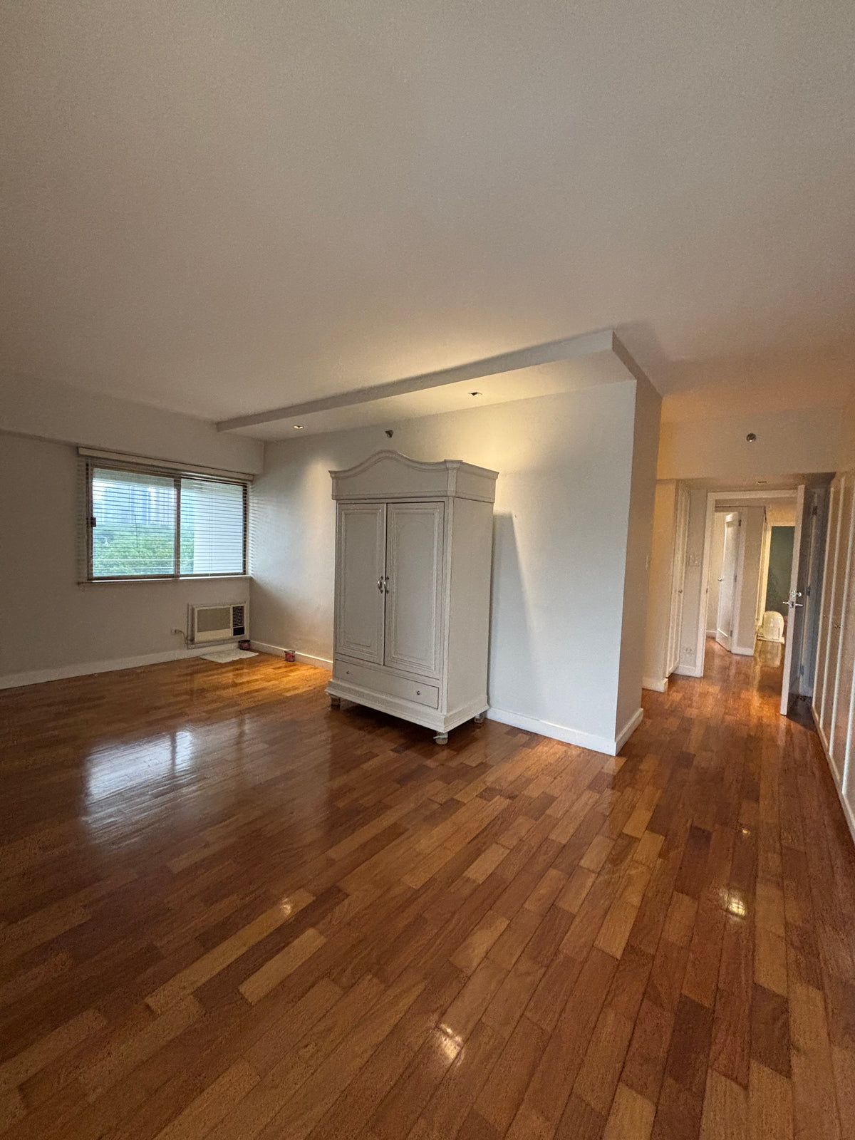 Renovated 3BR at Urdaneta Apartments, Makati