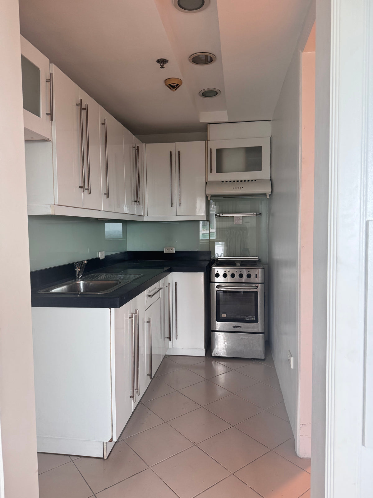 2BR Unit at Forbeswood Parklane facing Golf Course
