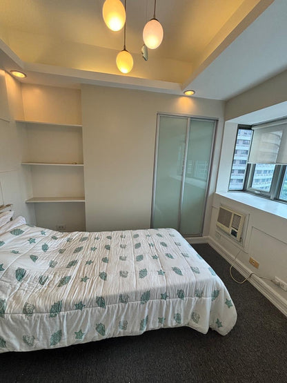 2BR Unit at Forbeswood Parklane facing Golf Course