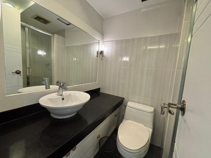 2BR Unit at Forbeswood Parklane facing Golf Course
