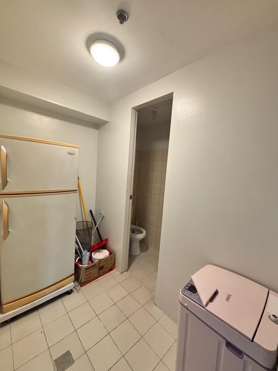 2BR Unit at Forbeswood Parklane facing Golf Course