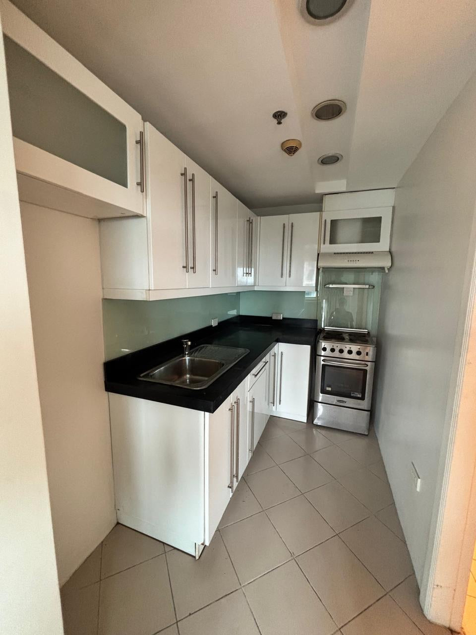 2BR Unit at Forbeswood Parklane facing Golf Course