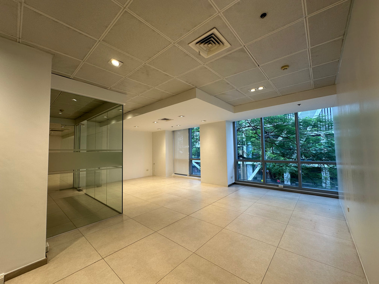 350 sqm Mezzanine Commercial/Office Space in BGC Near Two Serendra and High Street South
