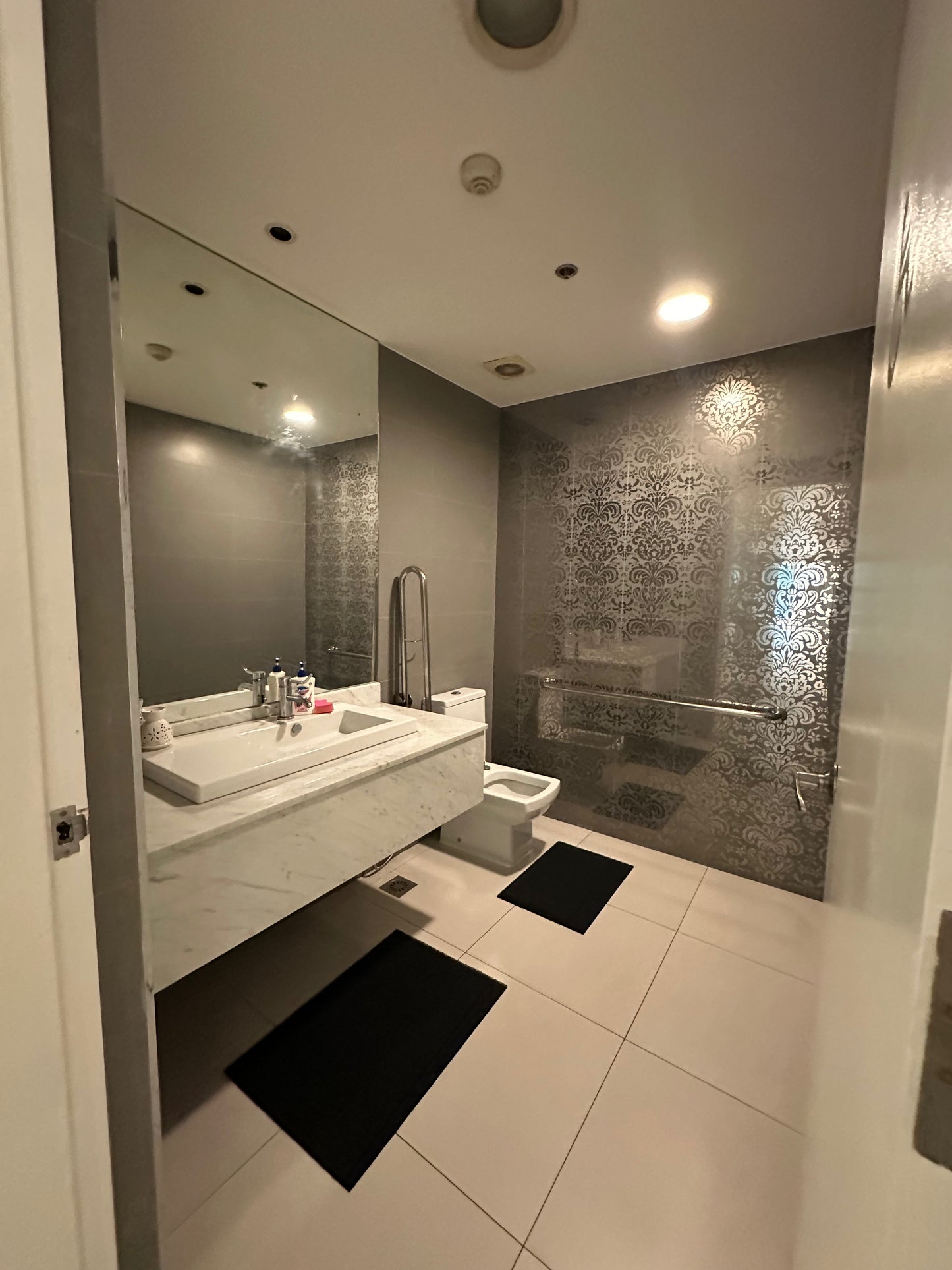 350 sqm Mezzanine Commercial/Office Space in BGC Near Two Serendra and High Street South