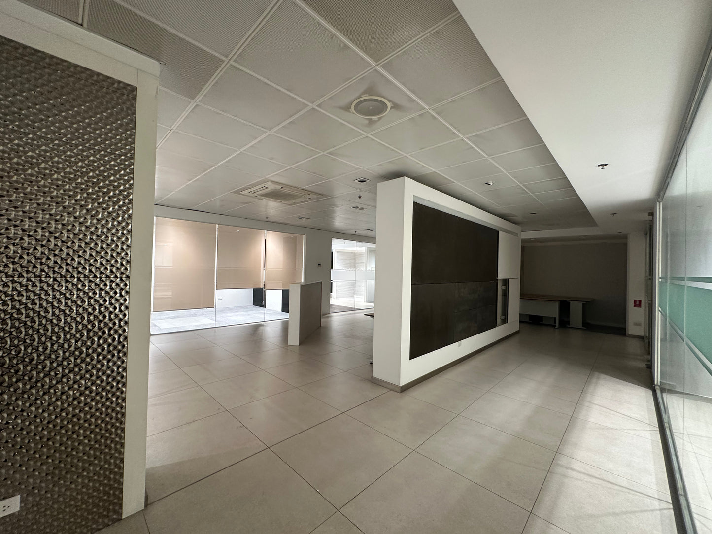 350 sqm Mezzanine Commercial/Office Space in BGC Near Two Serendra and High Street South