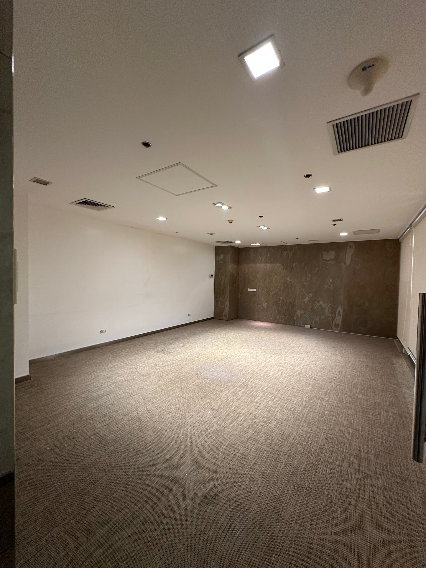 350 sqm Mezzanine Commercial/Office Space in BGC Near Two Serendra and High Street South