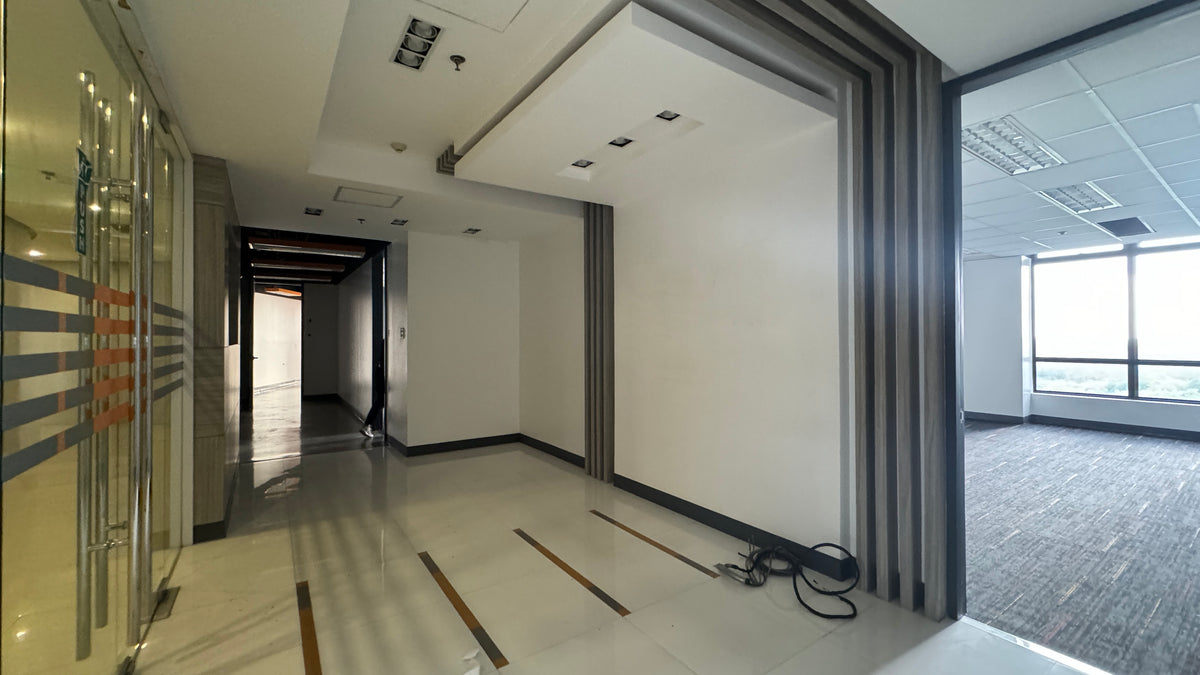 300sqm Fitted Office Space in BGC Near Essensa and Aurelia Condos