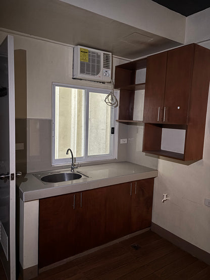 26-Studio Apartment Building in Makati-Pasay Area