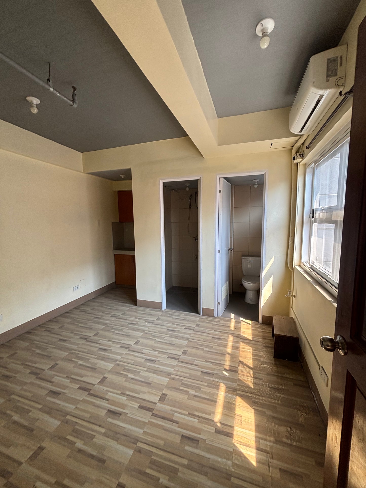 26-Studio Apartment Building in Makati-Pasay Area