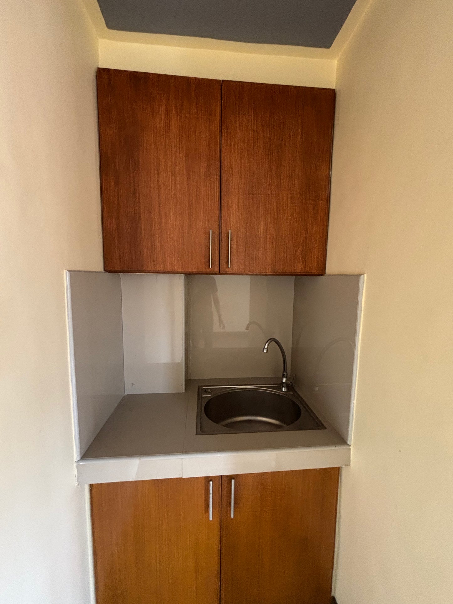 26-Studio Apartment Building in Makati-Pasay Area