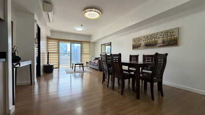 1BR at BGC One Maridien, facing Terra Park