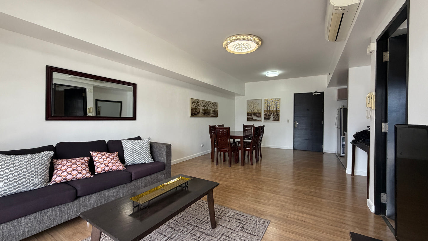 1BR at BGC One Maridien, facing Terra Park