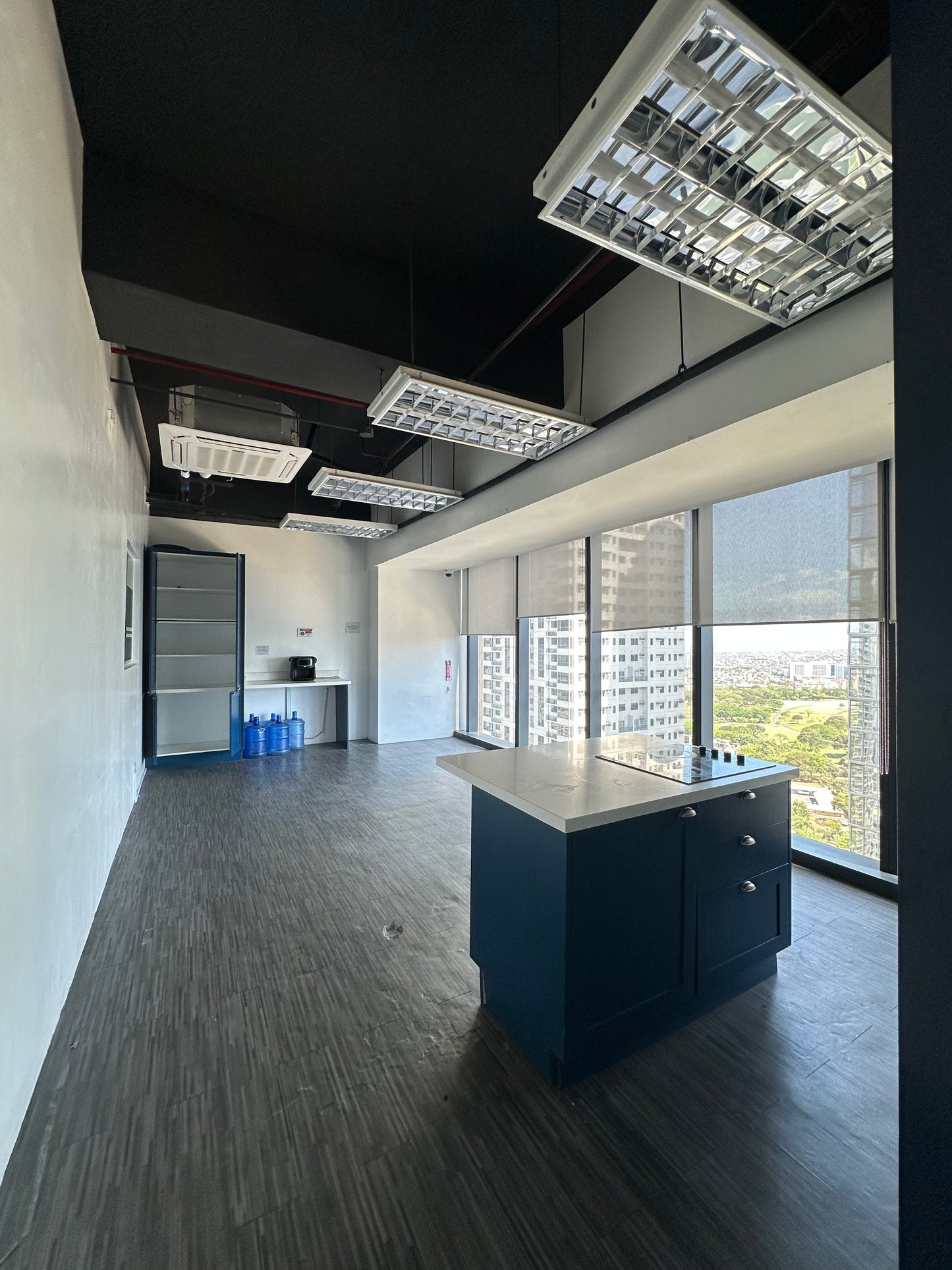 372sqm Fitted Office at BGC High Street South Tower 1