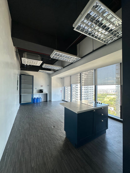 372sqm Fitted Office at BGC High Street South Tower 1