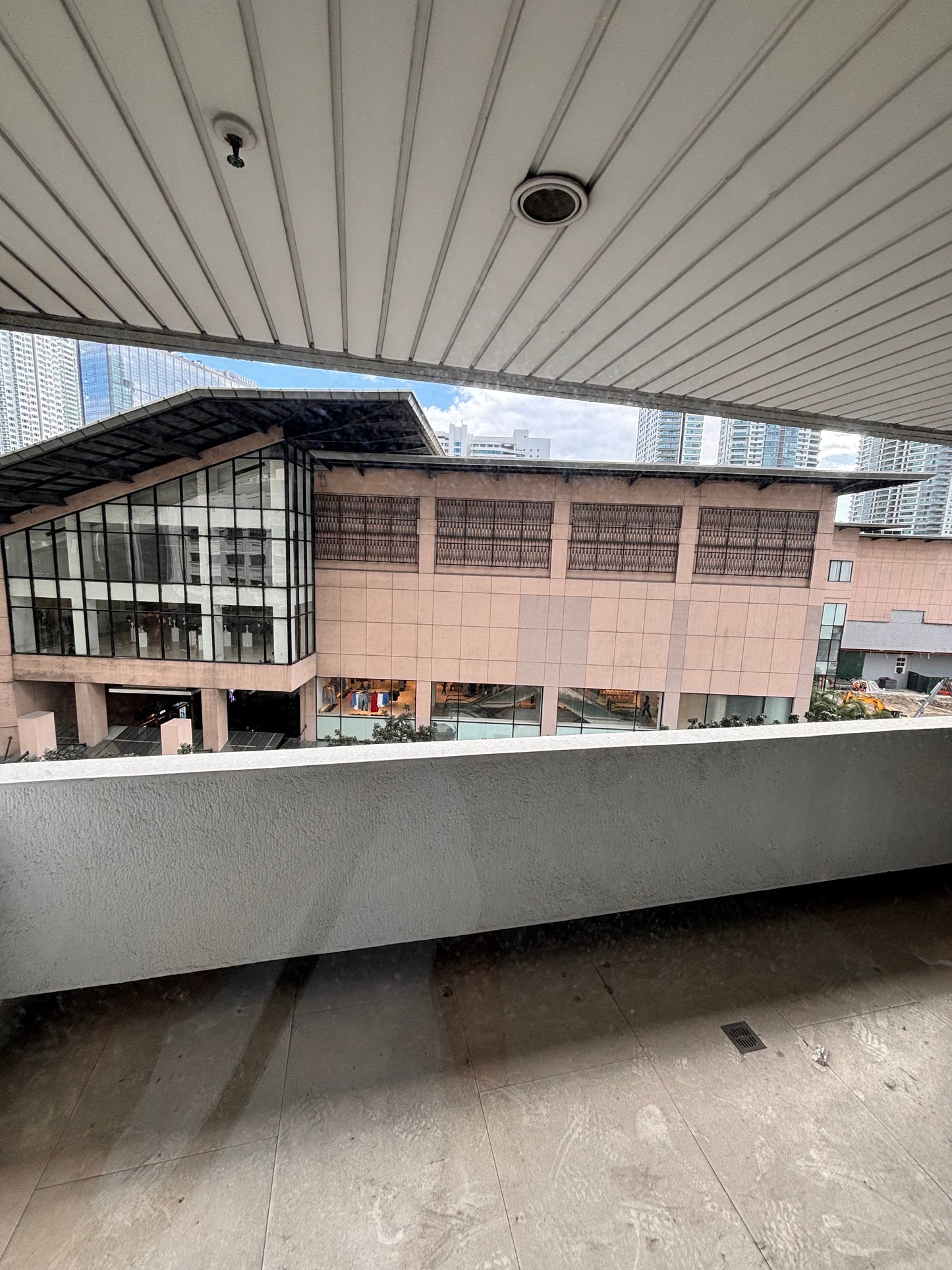 122 sqm Commercial Space for Restaurant in Legaspi St Makati (6th Floor)