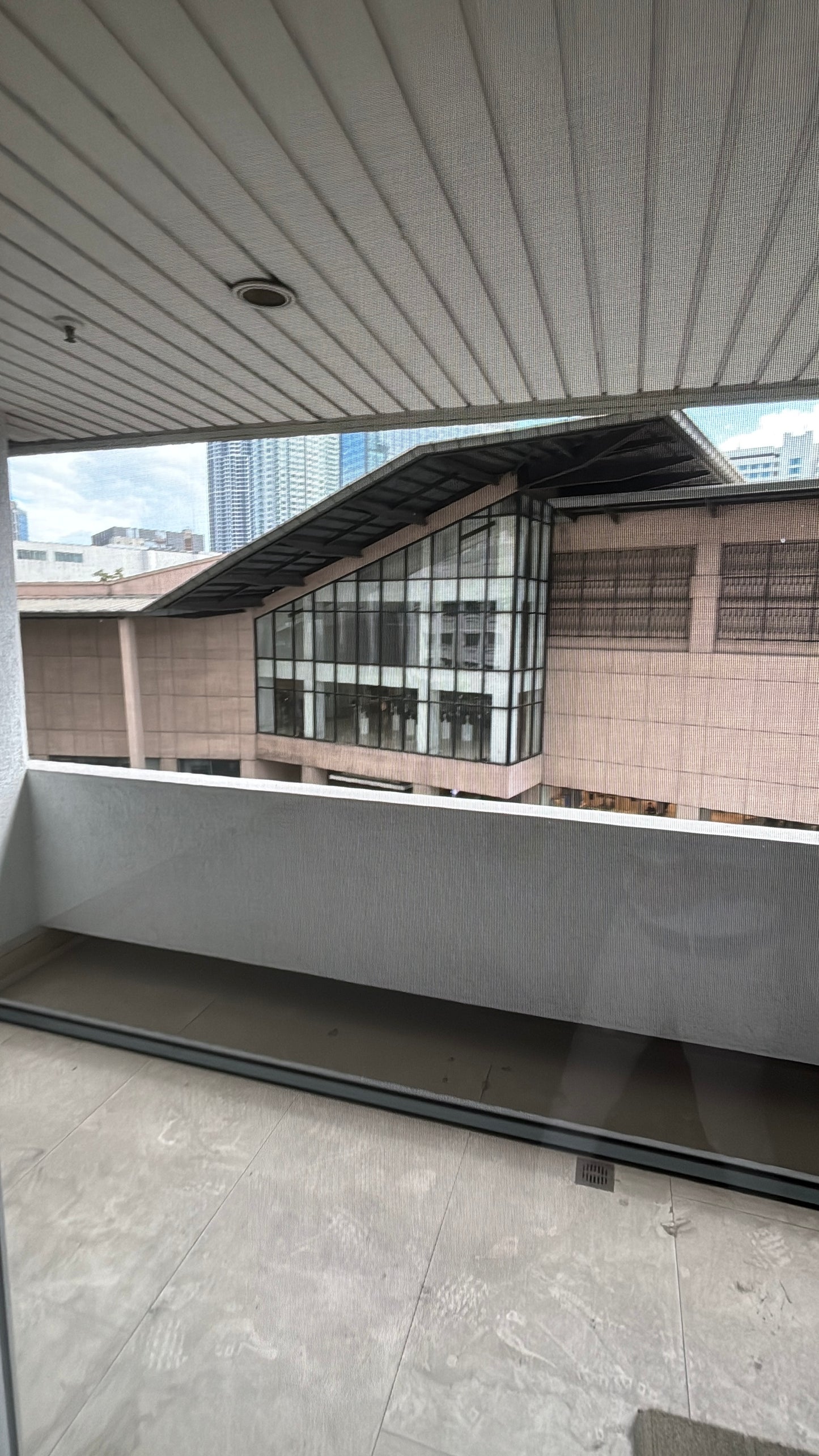 122 sqm Commercial Space for Restaurant in Legaspi St Makati (6th Floor)