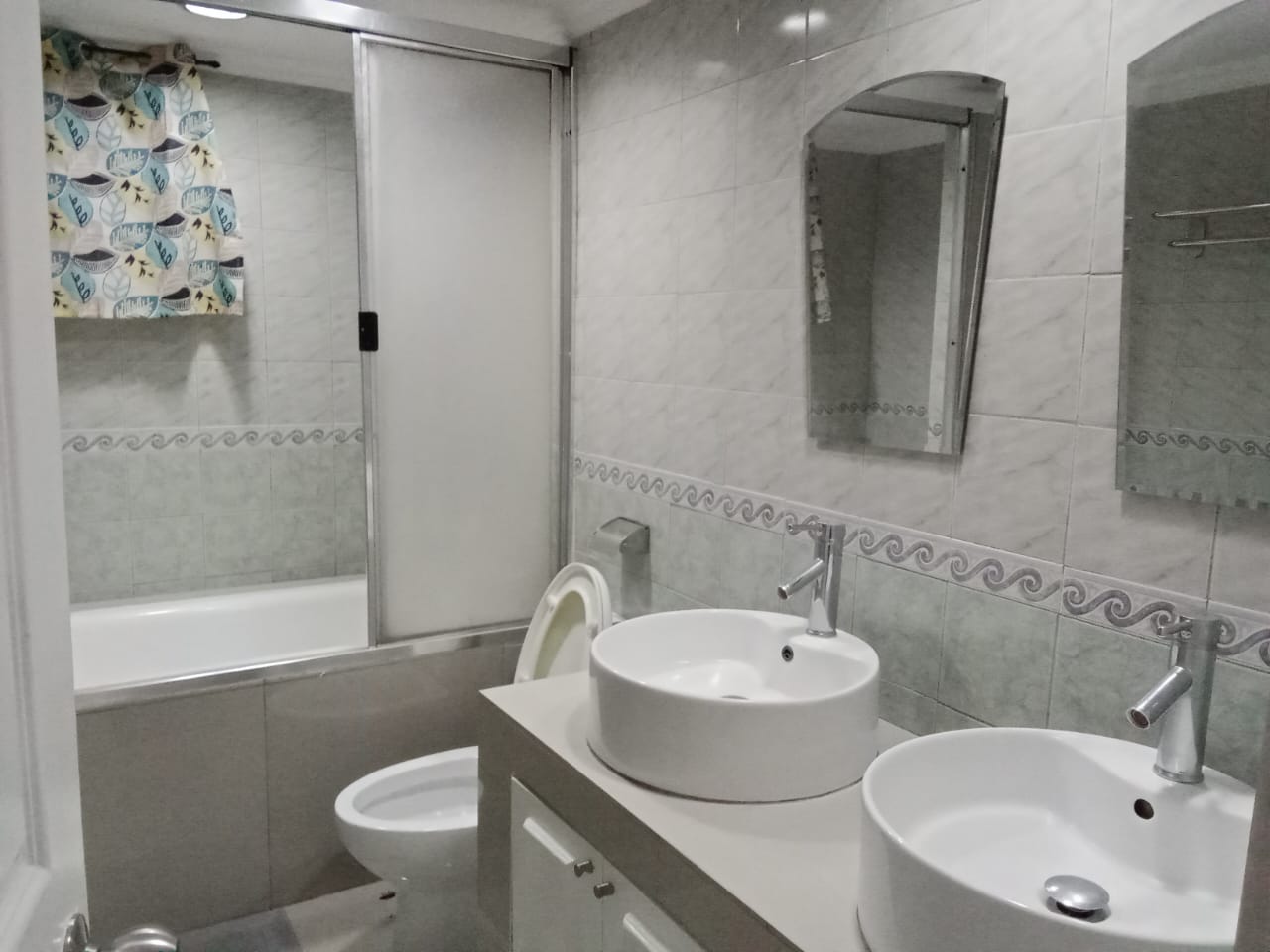 Large 3BR at Island Plaza Salcedo Village